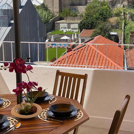 Apartamento Com Patio Na Rua Principal Da Cidade ポルト エクステリア 写真